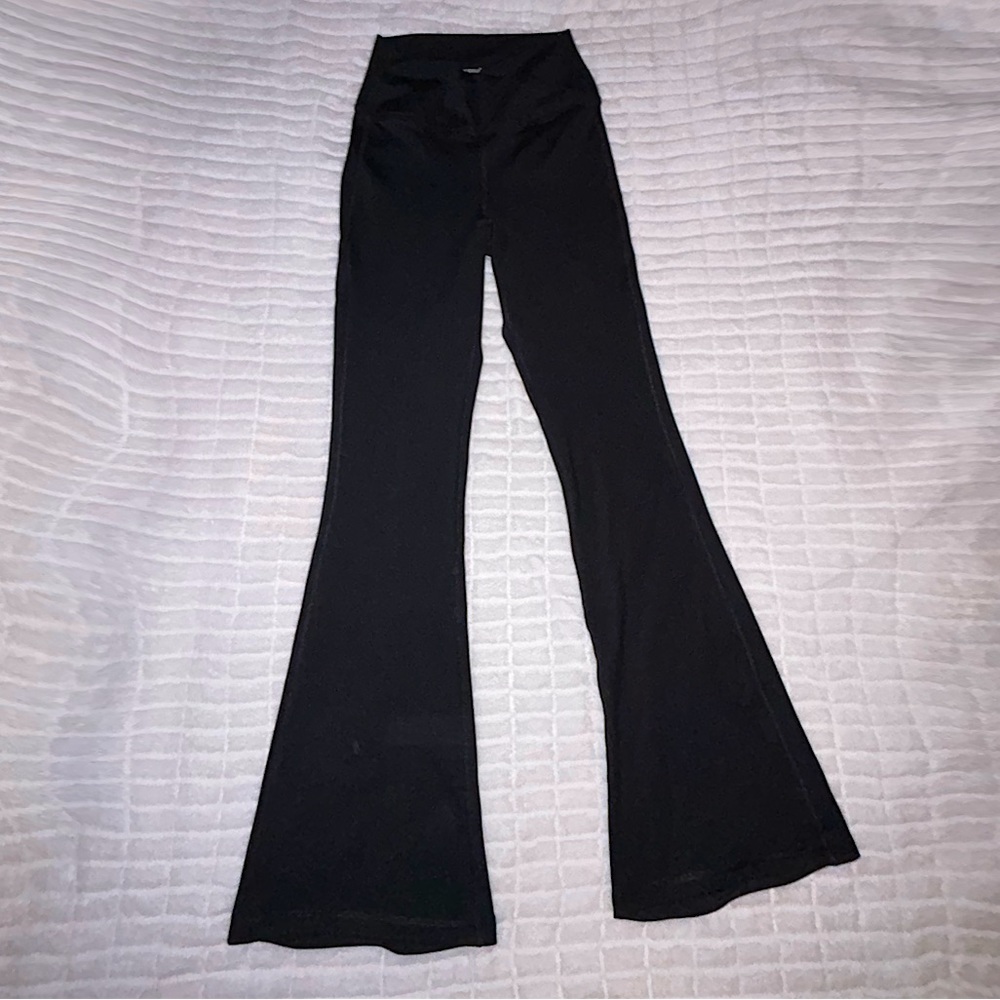 Yogalicious Lux black flared yoga pants size small •Worn once•